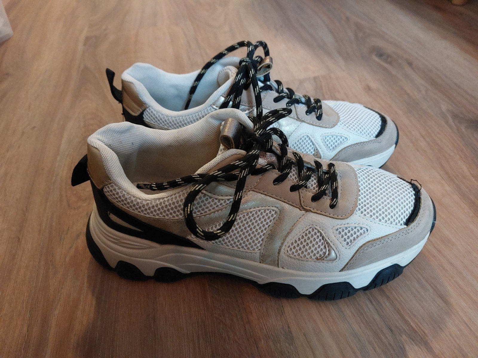 Sneakers maat 40, Wit, Ophalen of Verzenden, Sneakers of Gympen, Shoeby