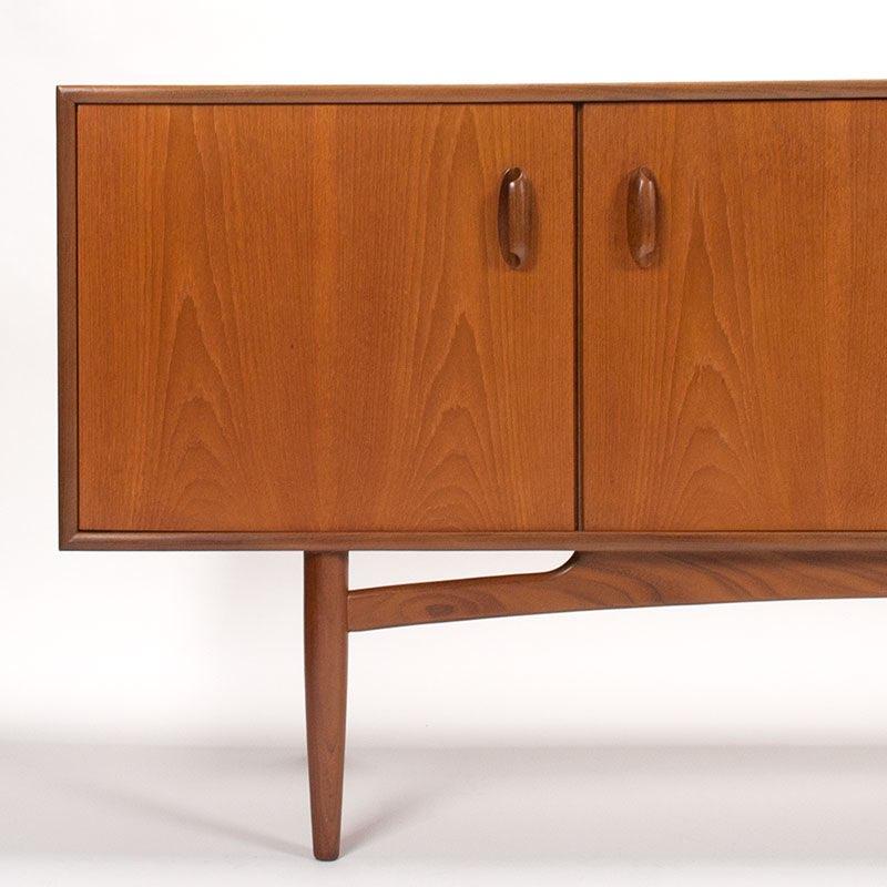 Lang teakhouten Mid-Century dressoir, Huis en Inrichting, Ophalen, Teakhout, Zo goed als nieuw, 200 cm of meer