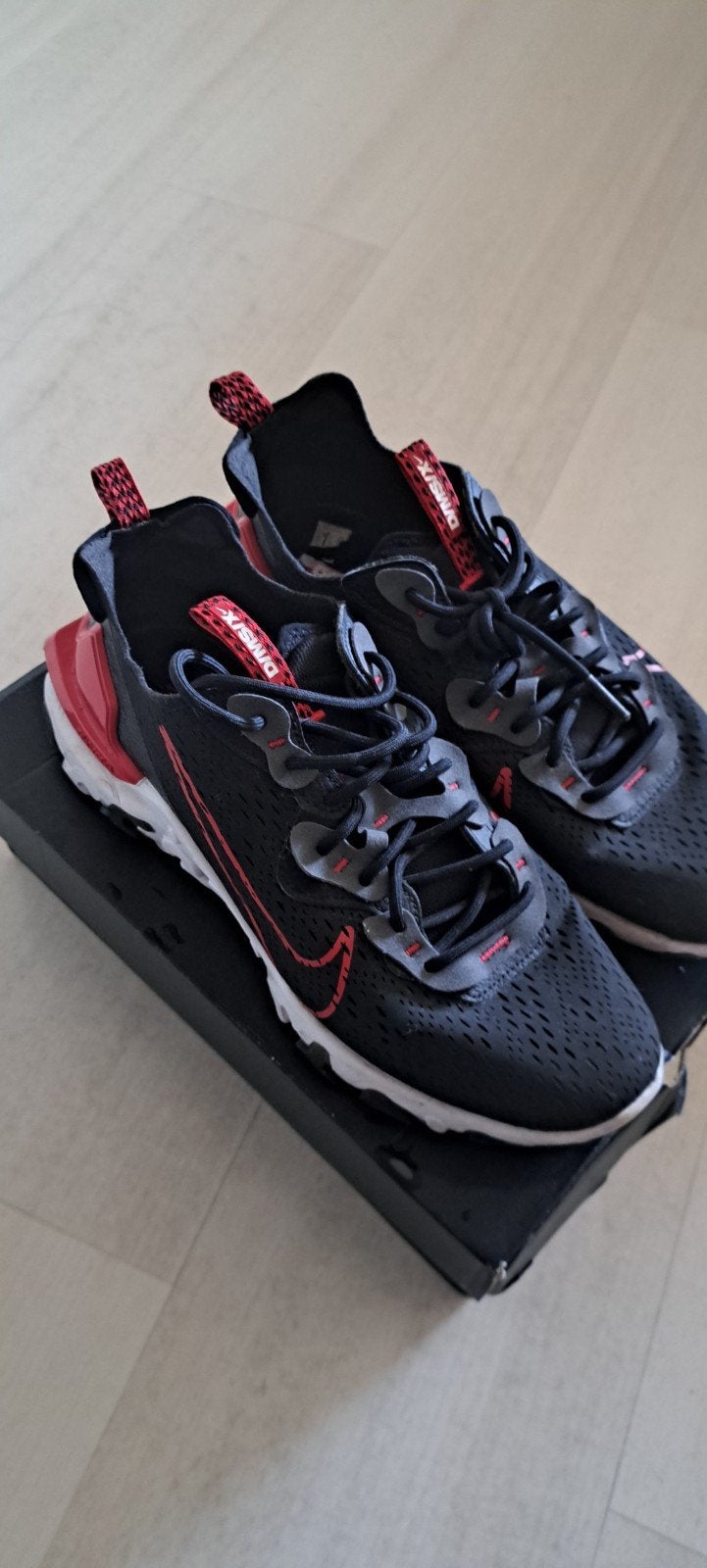 Nike React Vision D/MS/X Sneakers Zwart Rood Maat 43, Zwart, Nike, Ophalen of Verzenden, Sneakers of Gympen