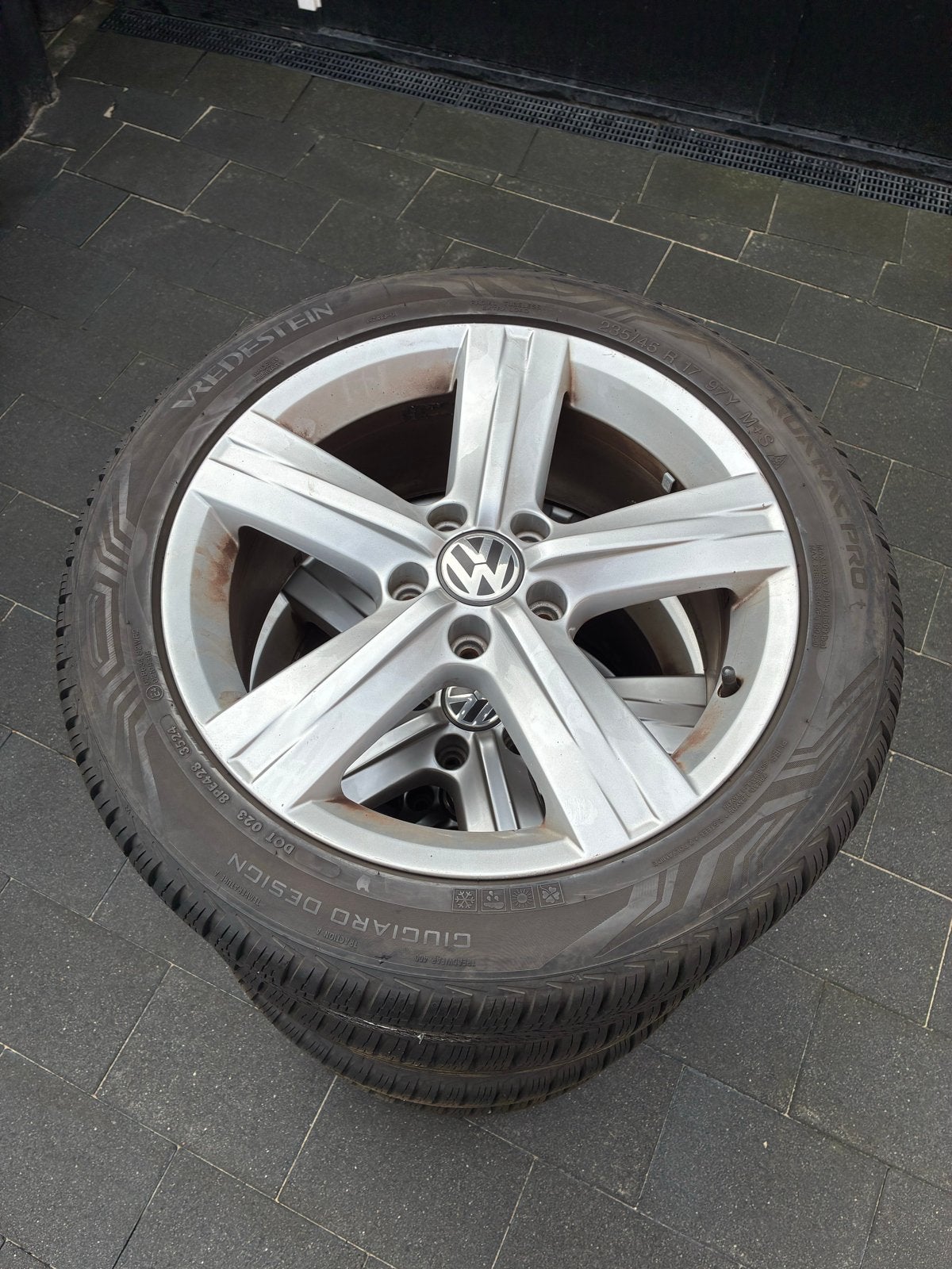 Vredestein All Season banden met velgen - 235/45 R17, Ophalen, Gebruikt, Banden en Velgen, 17 inch