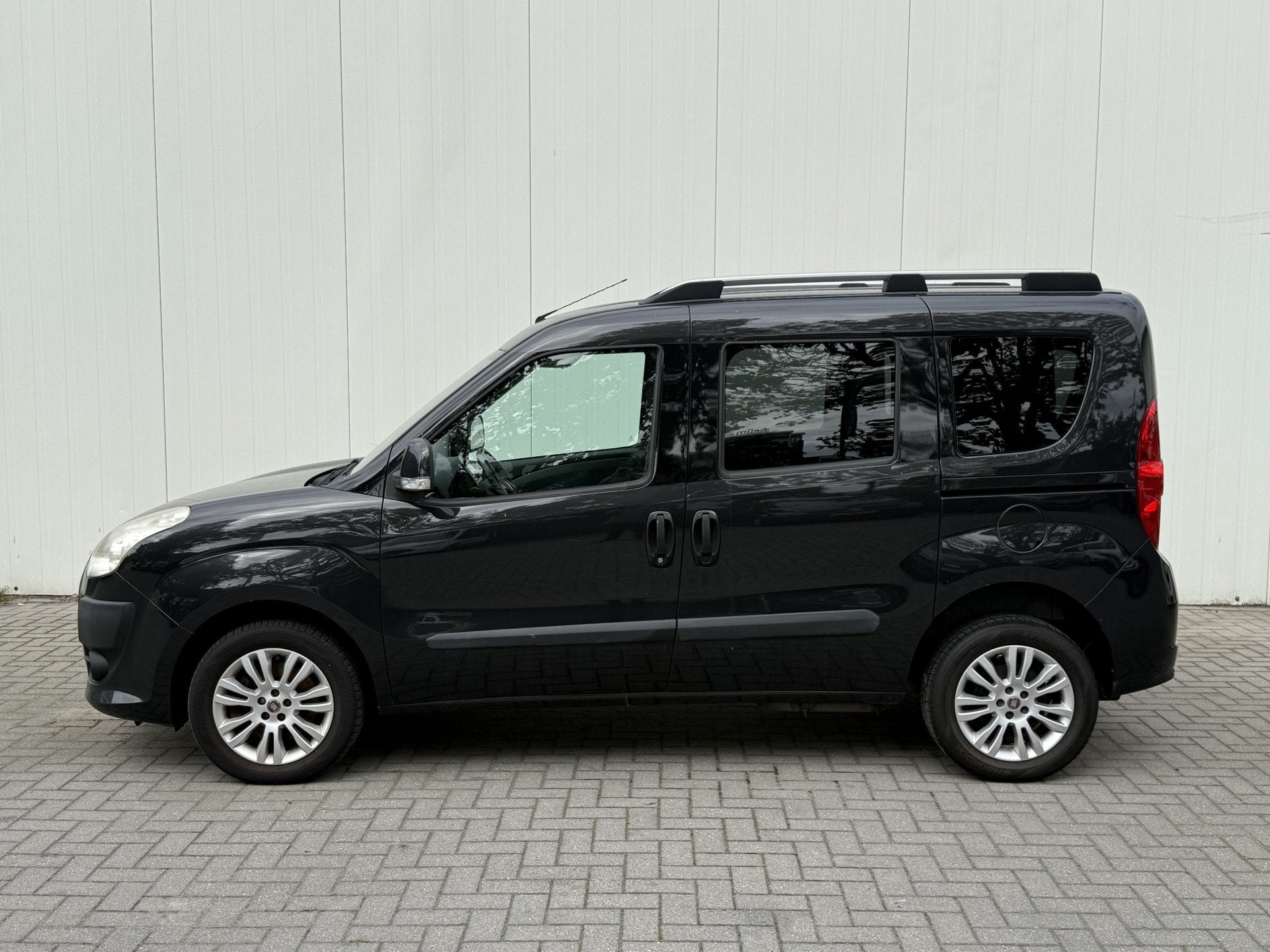 Fiat Doblò 1.4 T-Jet 120pk Emotion Rolstoelauto 3+1 - Bodem, Auto's, Voorwielaandrijving, Gebruikt, Doblo, Met garantie (alle)