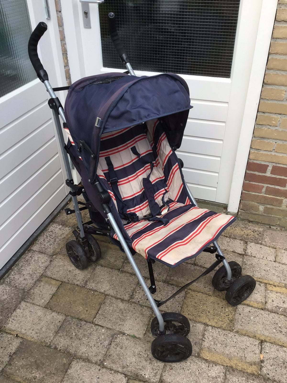 Buggy , met ligstand, en mandje onderin, Kinderen en Baby's, Ophalen, Zo goed als nieuw