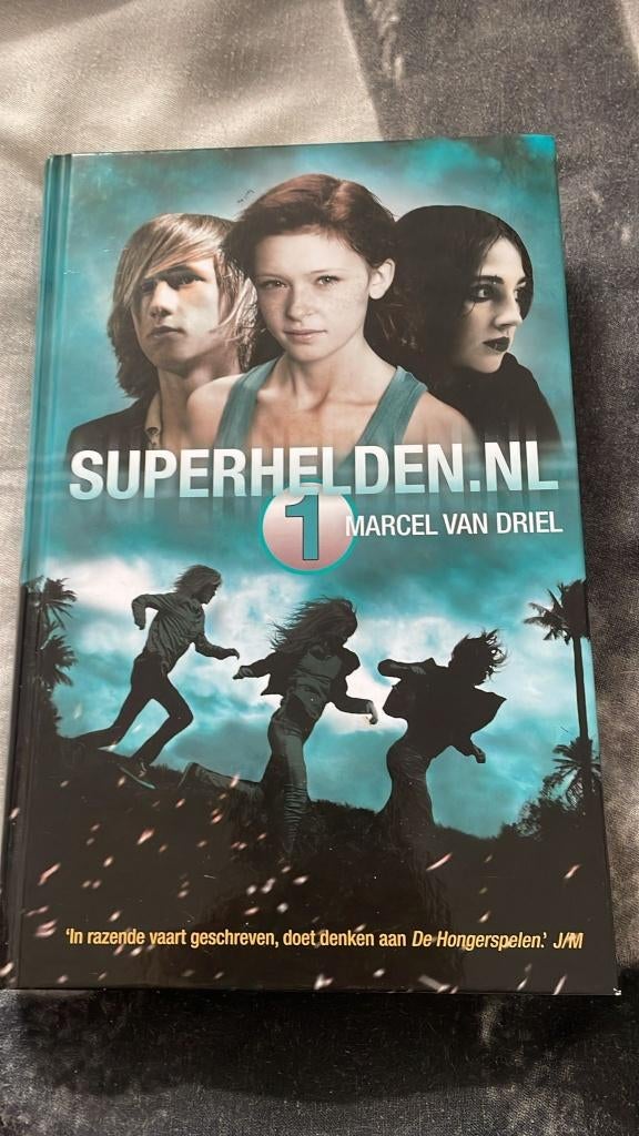 boek superhelden nl  verzendkosten kunnen lager uitvallen ,, Eén comic, Ophalen of Verzenden, Gelezen, Japan (Manga)