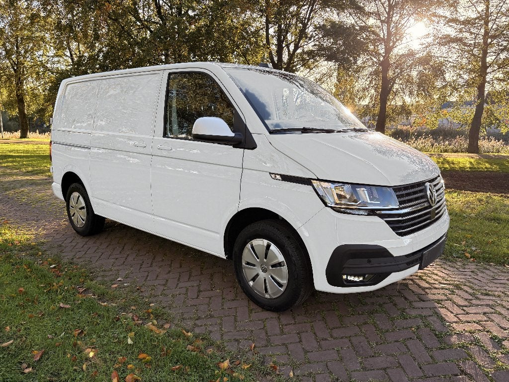2024 VW Transporter L1H1 2.0 TDI 150 DSG, Diesel, Automaat, Auto's, Overige carrosserieën, 150 pk, Wit, Bedrijf