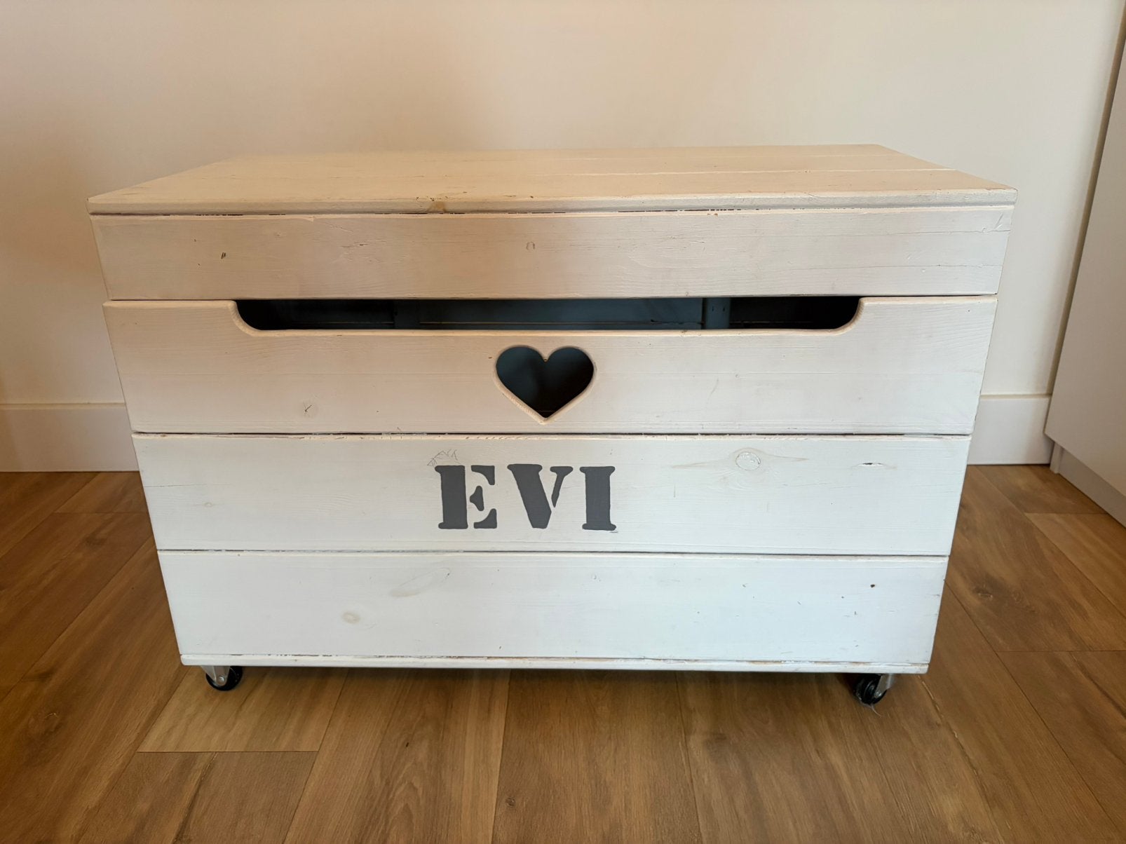 Houten speelgoedkist naam Evi, Ophalen, 50 – 75, Minder dan 50 cm, 50 tot 100 cm