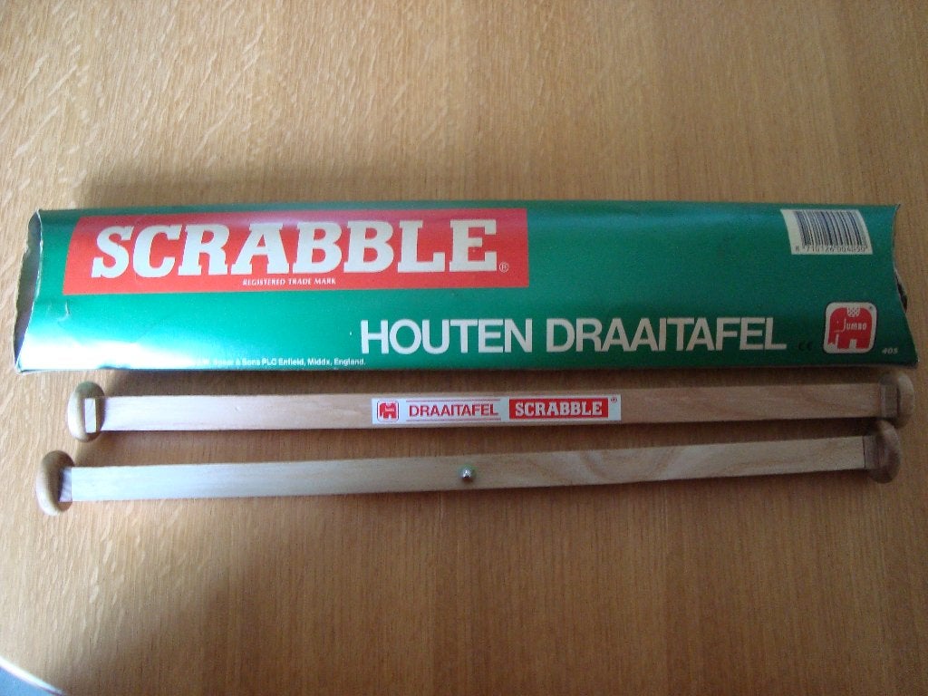 Scrabble draaitafel, Hobby en Vrije tijd, Gezelschapsspellen | Bordspellen, Ophalen of Verzenden, Zo goed als nieuw