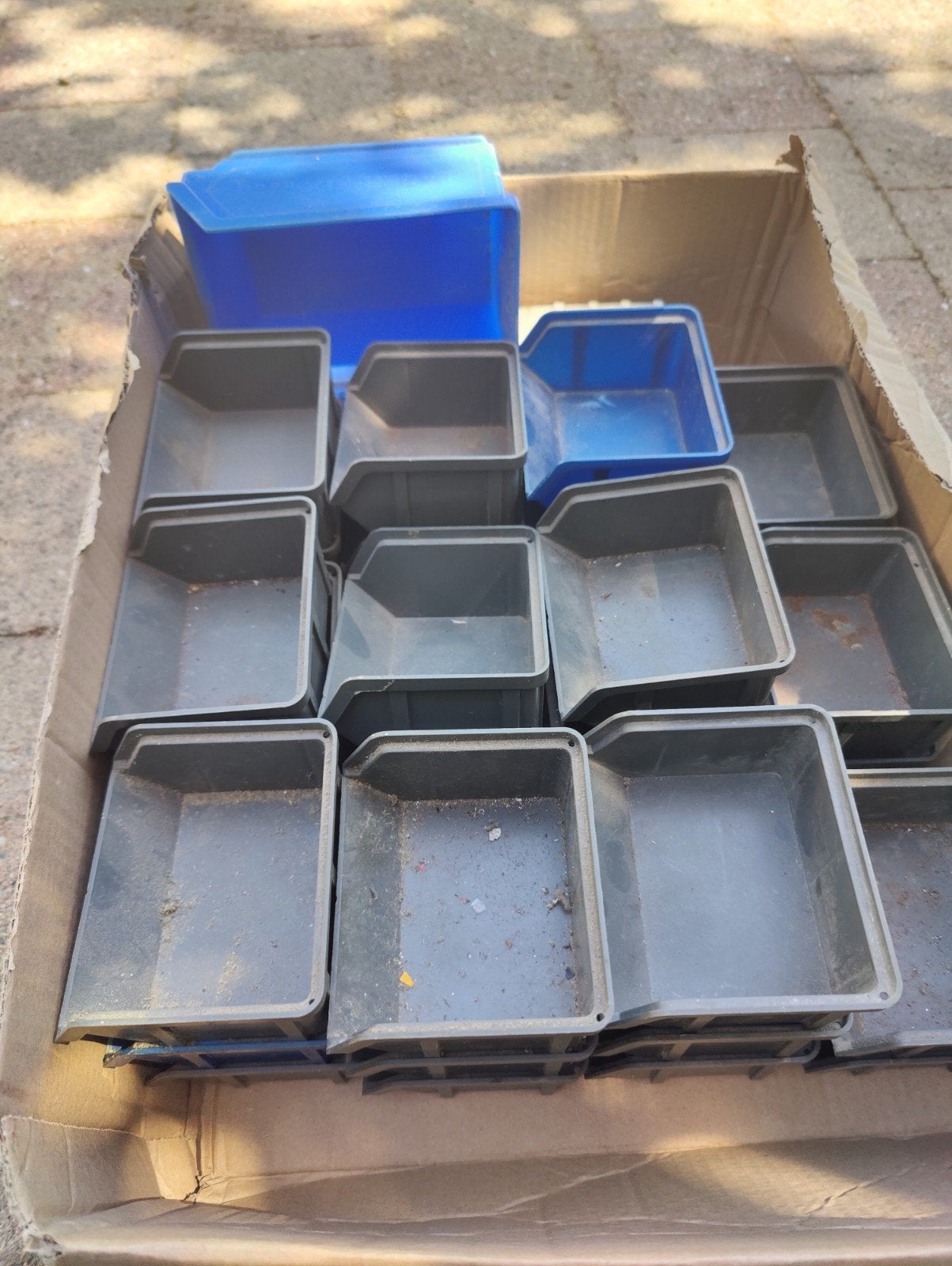 32 Opbergbakjes bijv. voor schroefjes, boutjes en moertjes, Gebruikt, Minder dan 50 cm, Ophalen of Verzenden, Minder dan 40 cm