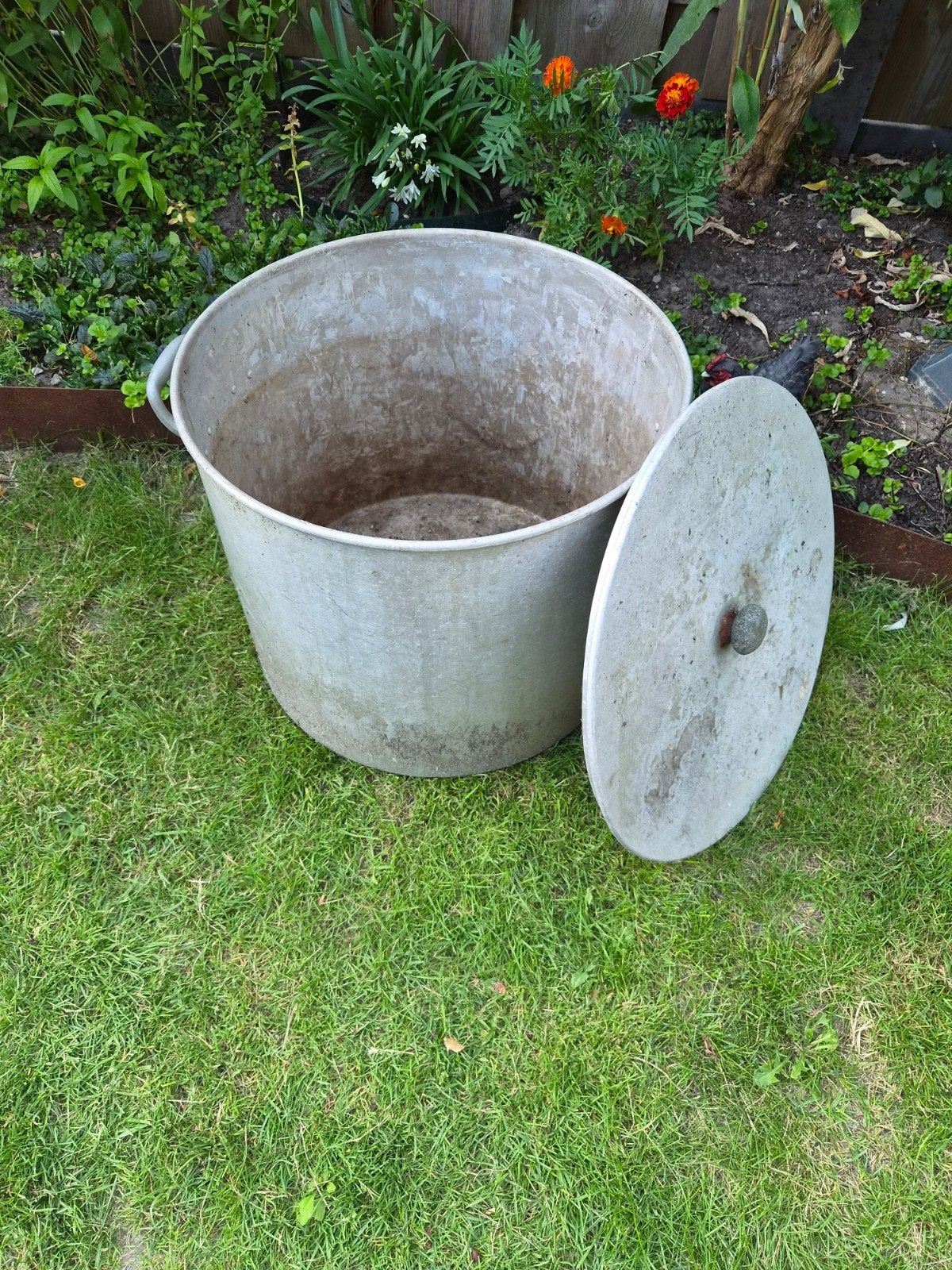 Grote aluminium pan met deksel - Vintage, Antiek en Kunst, Antiek | Woonaccessoires, Ophalen