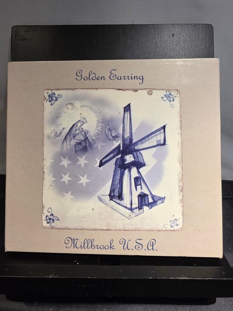 Golden Earring - Millbrook U.S.A. CD + DVD Boxset, Ophalen of Verzenden, 2000 - 2009, Zo goed als nieuw, Boxset
