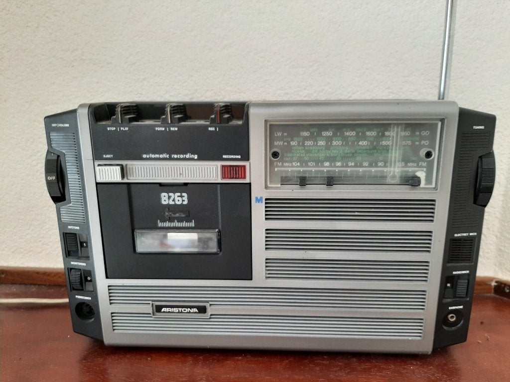 Radio, Ophalen of Verzenden