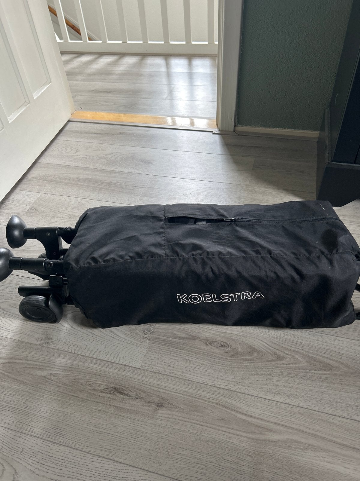 Koelstra Travelsleeper Campingbedje met matras - Zwart, Kinderen en Baby's, Kinderkamer | Bedden, Ophalen, 70 tot 85 cm, 140 tot 160 cm