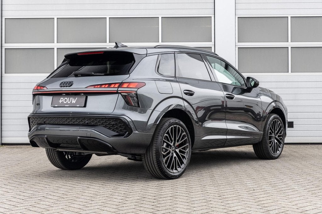 Audi Q3 1.5 e-hybrid 272pk S Edition | Tech Pro | 20" Velgen, 12 maanden, 1800 kg, 1498 cc, 4 cilinders