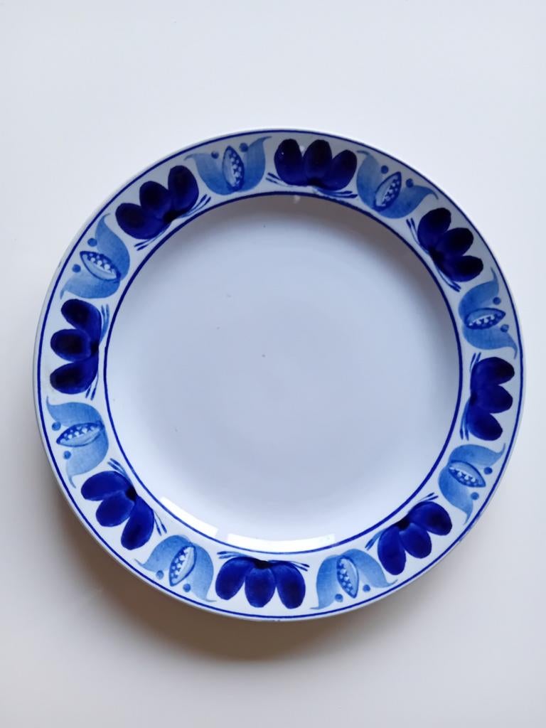 1 ontbijtbord Arabia  Finland Blue Laurel diameter 20cm gaaf, Ophalen of Verzenden, Zo goed als nieuw, Bord(en), Overige stijlen