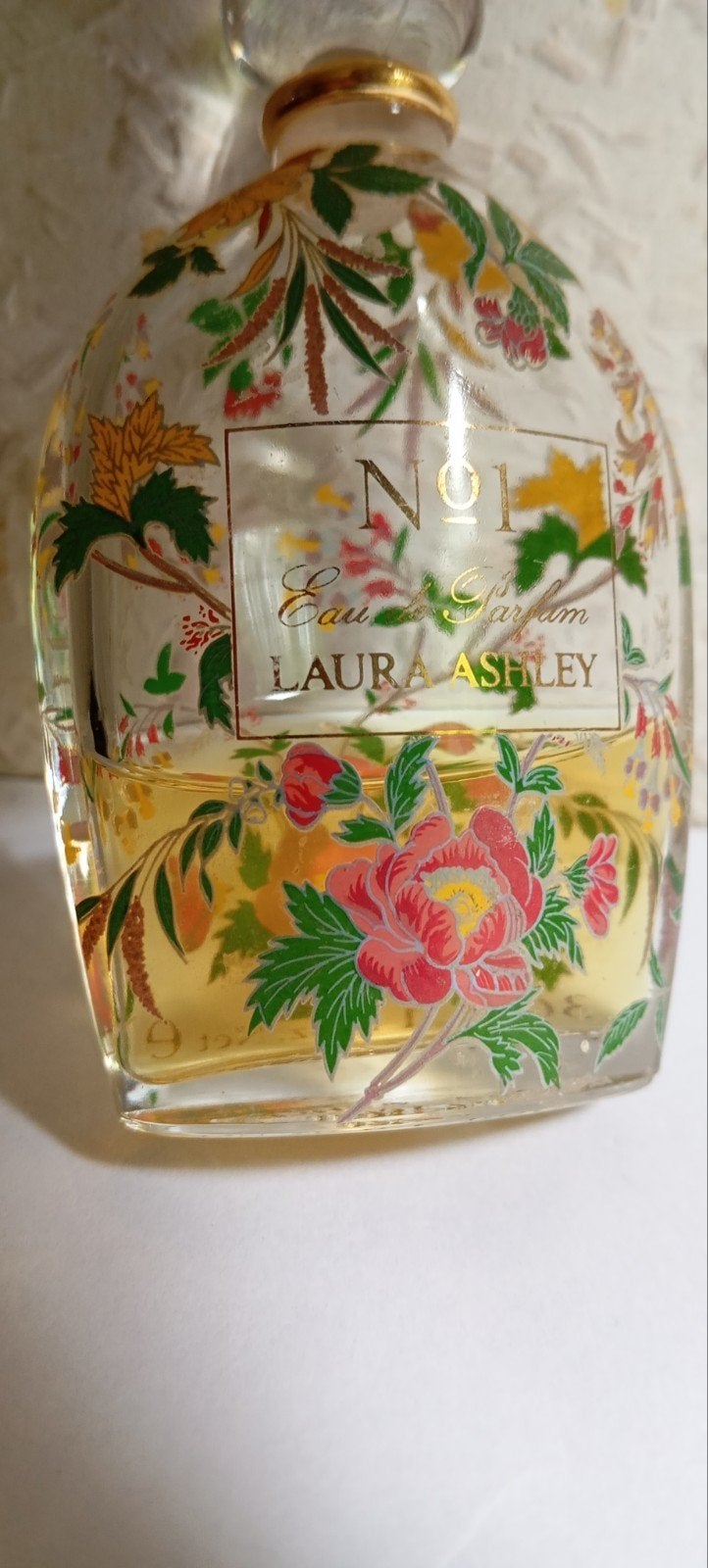 vintage flesje parfum LAURA ASHLEY, Verzamelen, Parfumverzamelingen, Ophalen of Verzenden, Zo goed als nieuw, Miniatuur, Gevuld