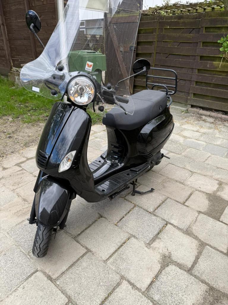 Zwarte Go AGM VX 50 Scooter, Fietsen en Brommers, Gebruikt, Benzine, Ophalen, Overige merken