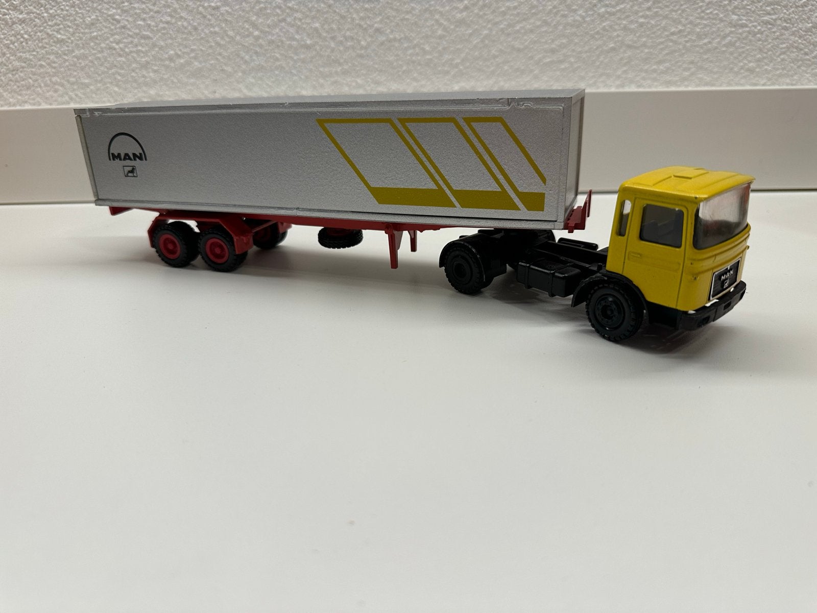 Gescha model/ Conrad  MAN F7 Trekker met Trailer, Ophalen of Verzenden, Gebruikt, Bus of Vrachtwagen, Conrad
