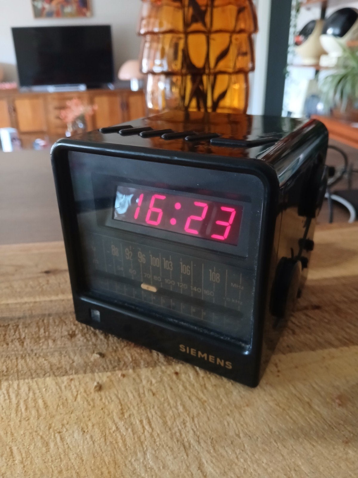 Siemens RG 271 klok klokradio radio space age vintage retro, Ophalen of Verzenden, Zo goed als nieuw