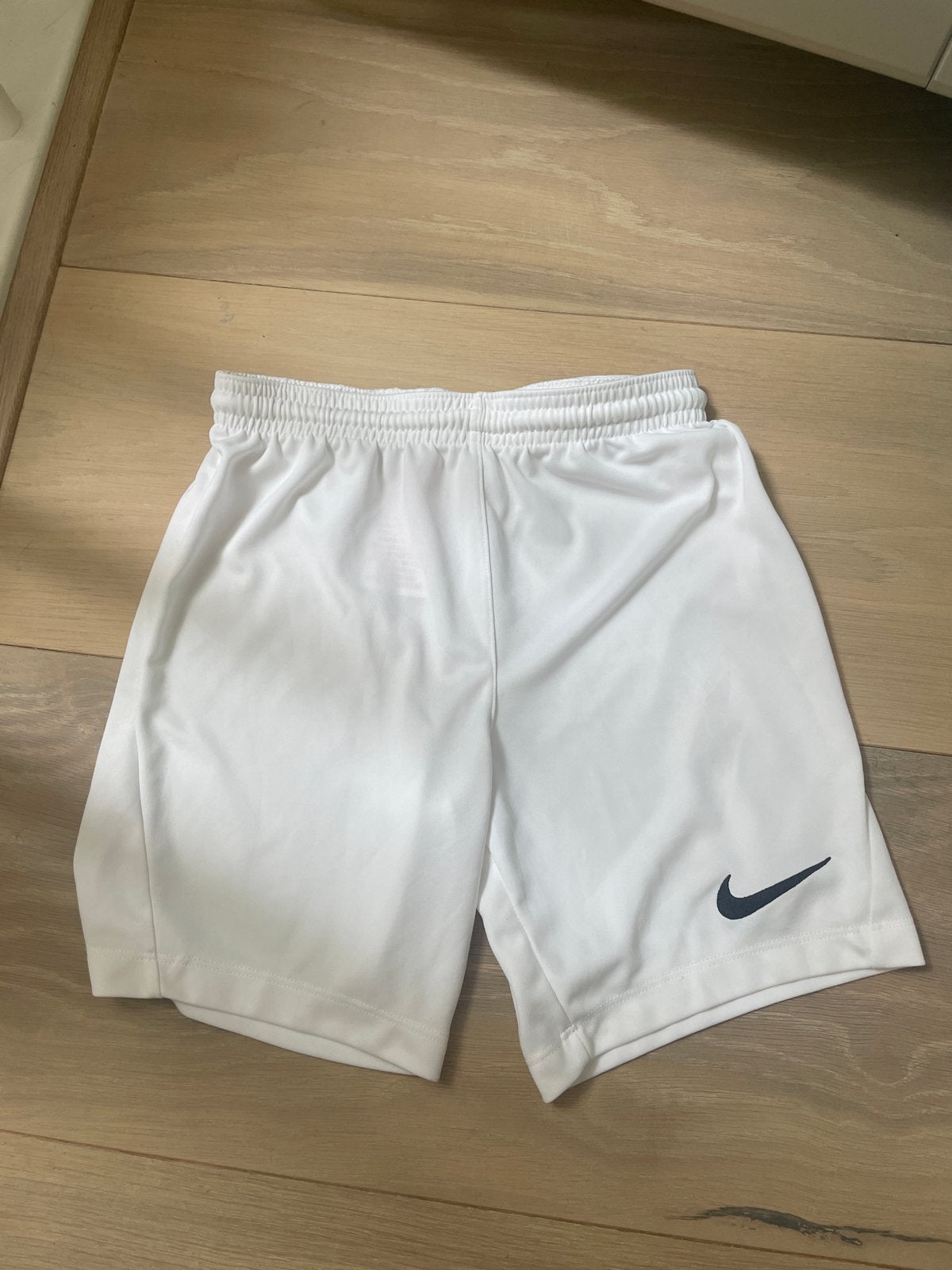 Nike Dri-FIT sportbroekje wit - maat S (128-137 cm), Ophalen, Gebruikt, Jongen of Meisje