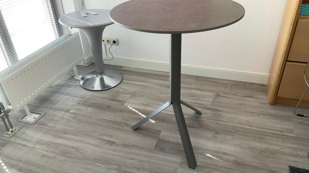 Joli. Solpuri Yix design inklapbare bartafel - steenwalnoot, Ophalen, Nieuw
