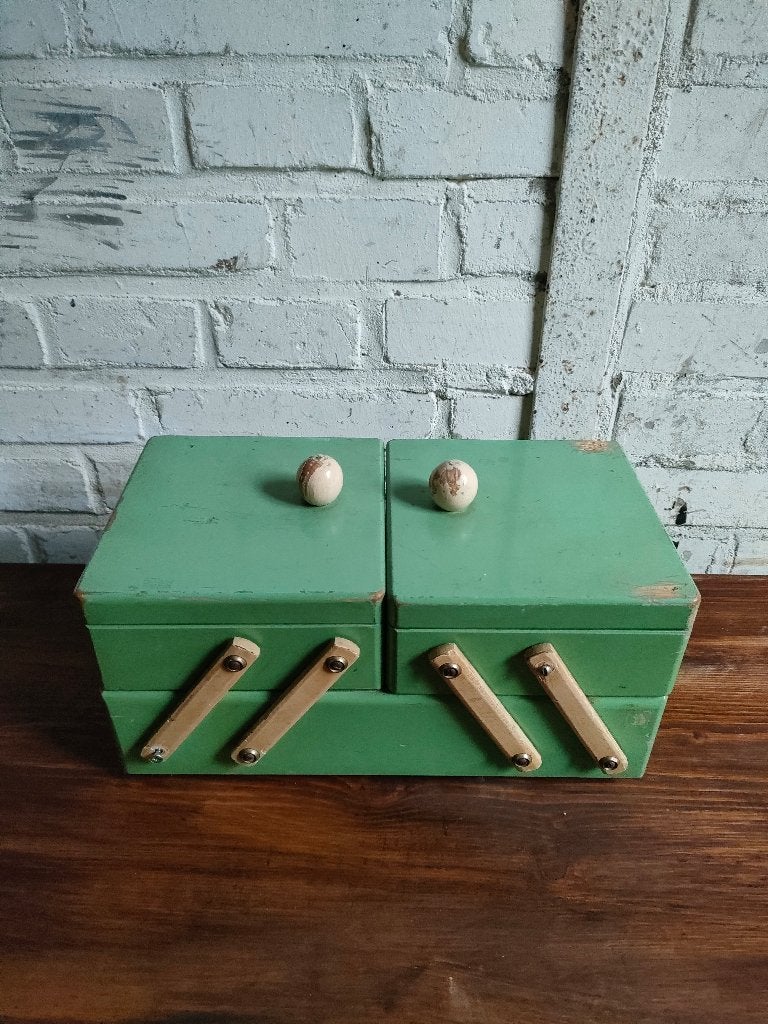Brocante oude naaidoos groen, Antiek en Kunst, Curiosa en Brocante, Ophalen of Verzenden