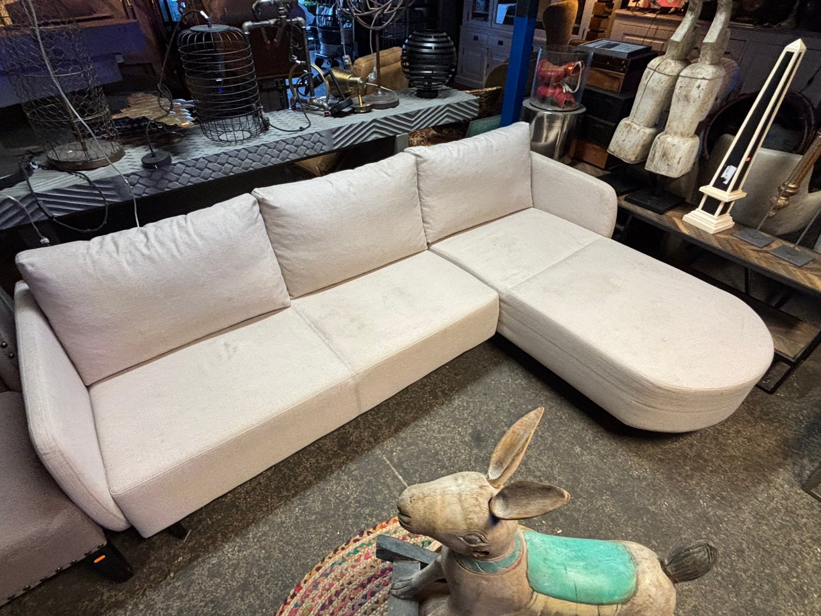 Hoekbank met longchair, crème linnenlook stof, ronde vormen, Roxxz design, Ophalen of Verzenden, Zo goed als nieuw, Info@roxxz.nl