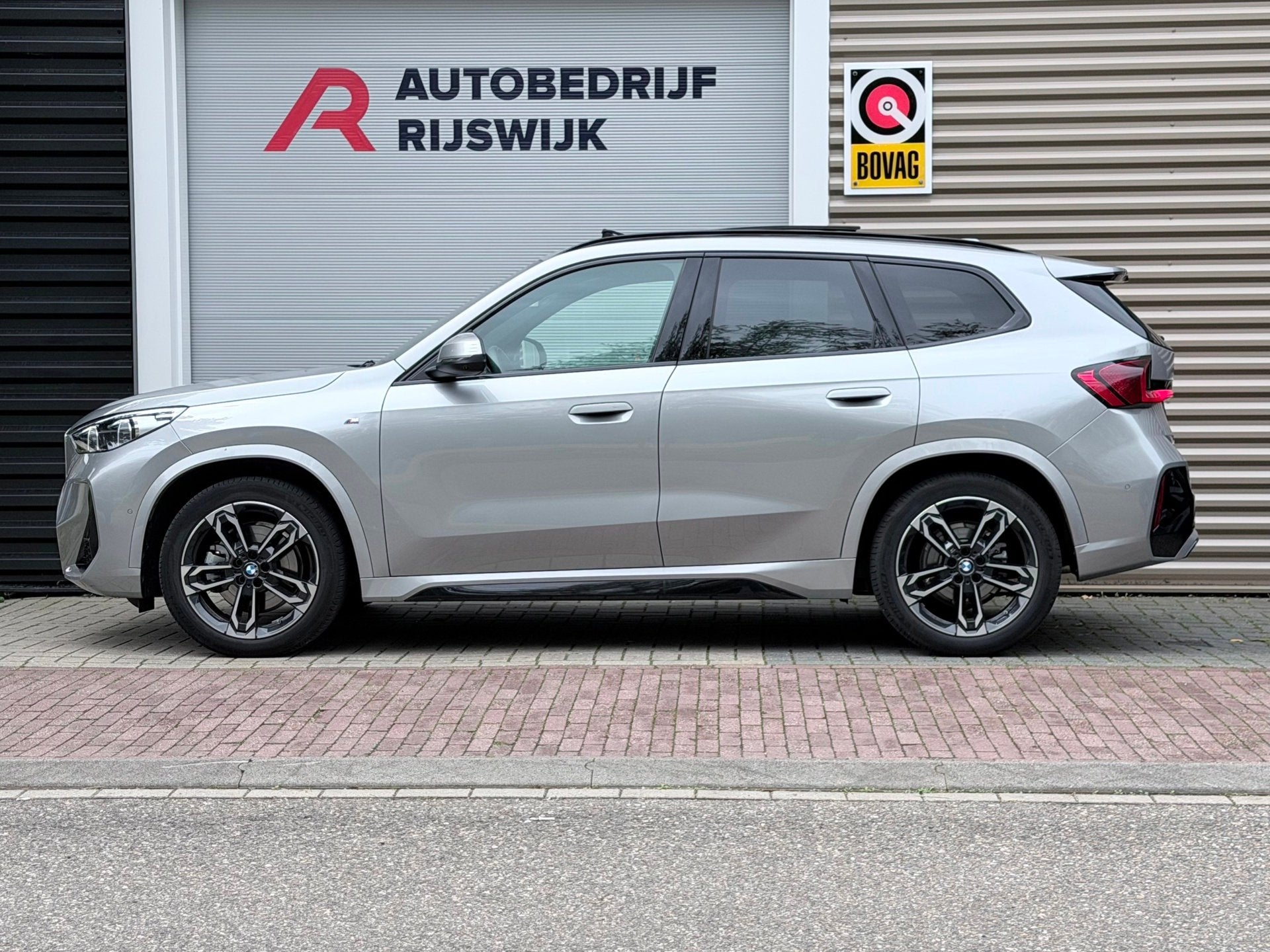BMW X1 SDrive20i M Sport Pano/H&K/360/ACC, Auto's, 1525 kg, Gebruikt, 156 pk, Bedrijf