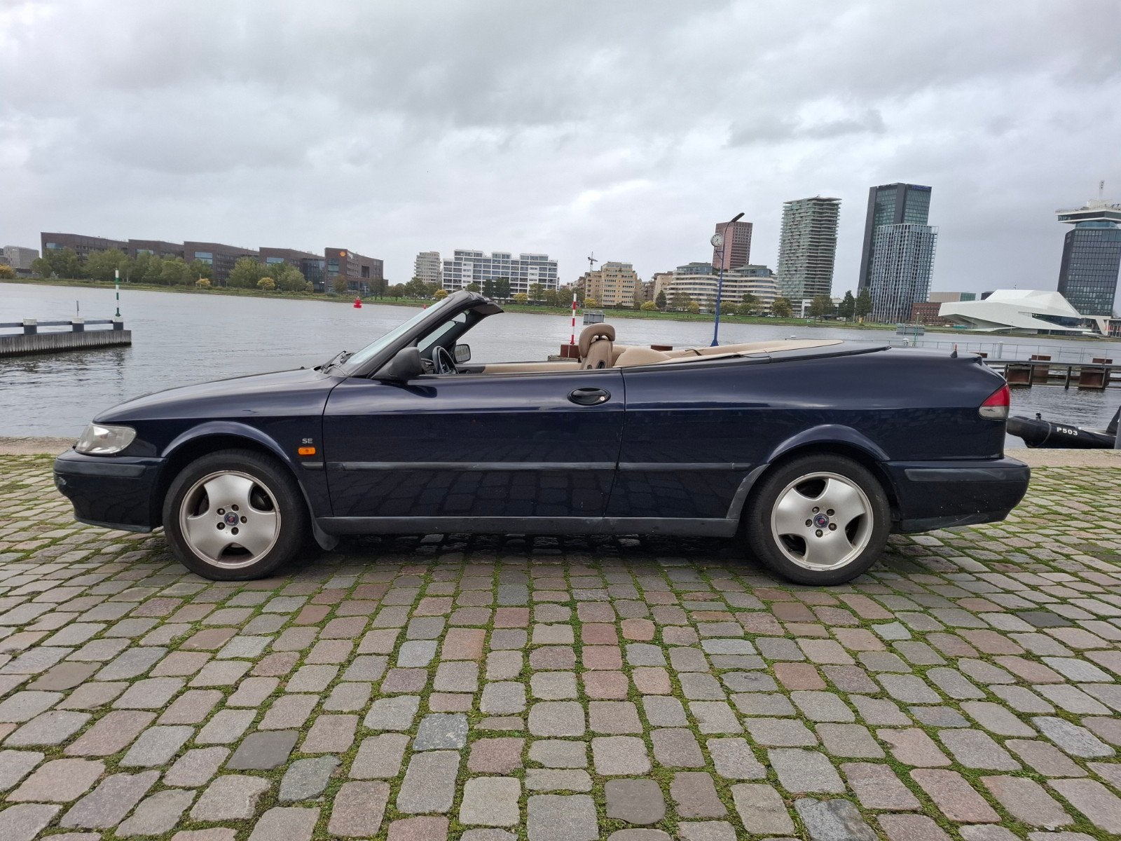 Saab 9-3 2.0 I Cabrio 1998 Blauw, Auto's, Voorwielaandrijving, 4 cilinders, Cabriolet, 75 €/maand