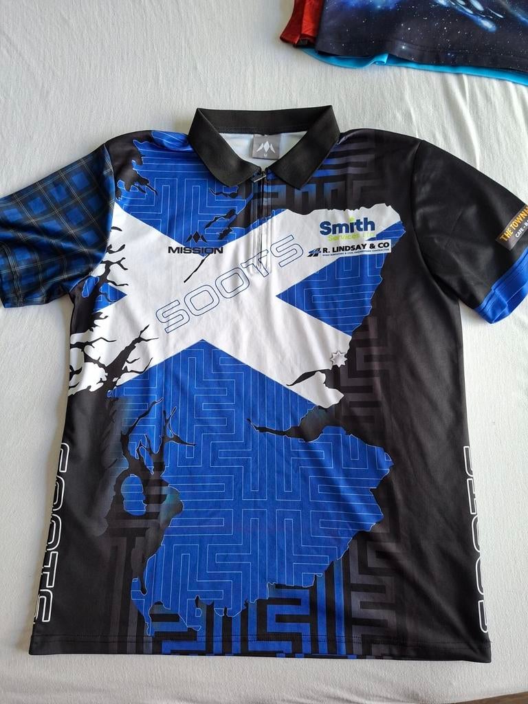 Alan Soutar dartshirt maat M maar valt iets ruimer, Ophalen of Verzenden, Zo goed als nieuw, Overige typen