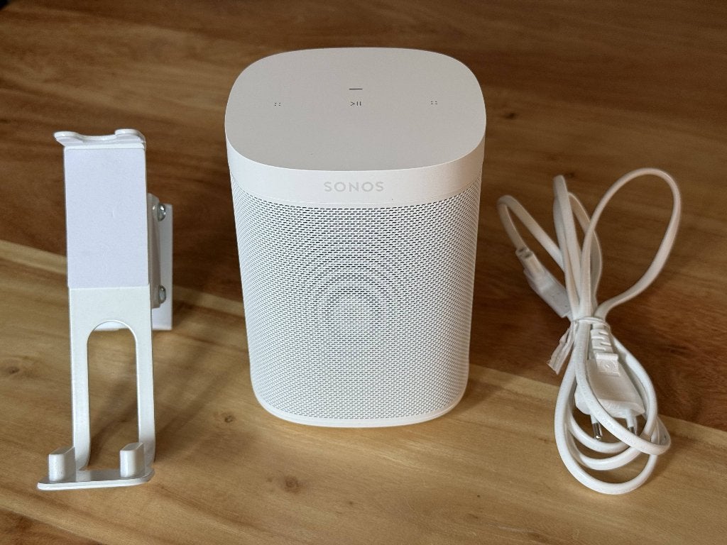 Sonos One SL wit + Flexson muurbeugel – S2, Slimme speaker, Ophalen of Verzenden, Zo goed als nieuw, Sonos