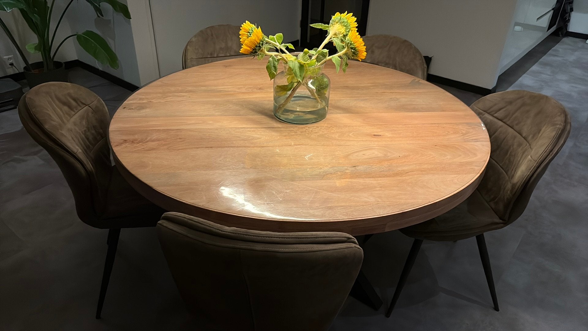 Dakota Mangohout ronde eettafel (1,40 meter), Huis en Inrichting, Tafels | Eettafels, Ophalen, 100 tot 150 cm, Rond, Zo goed als nieuw
