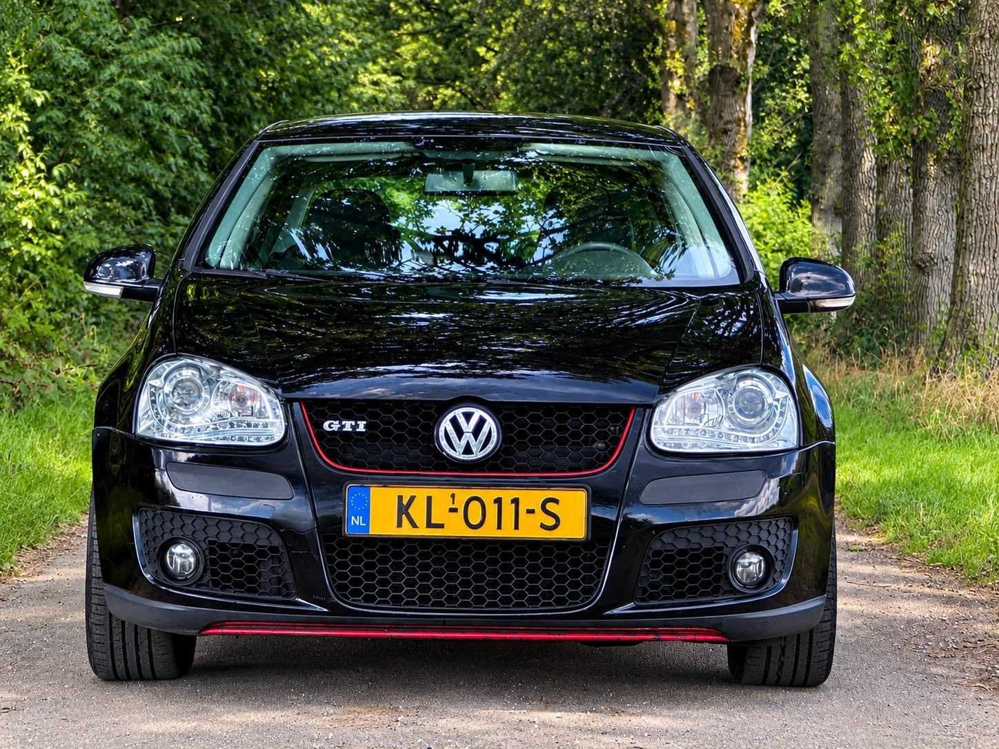 Volkswagen - Golf - 2004 - KL-011-S, Auto's, Gebruikt, 610 kg, Zwart, Bedrijf
