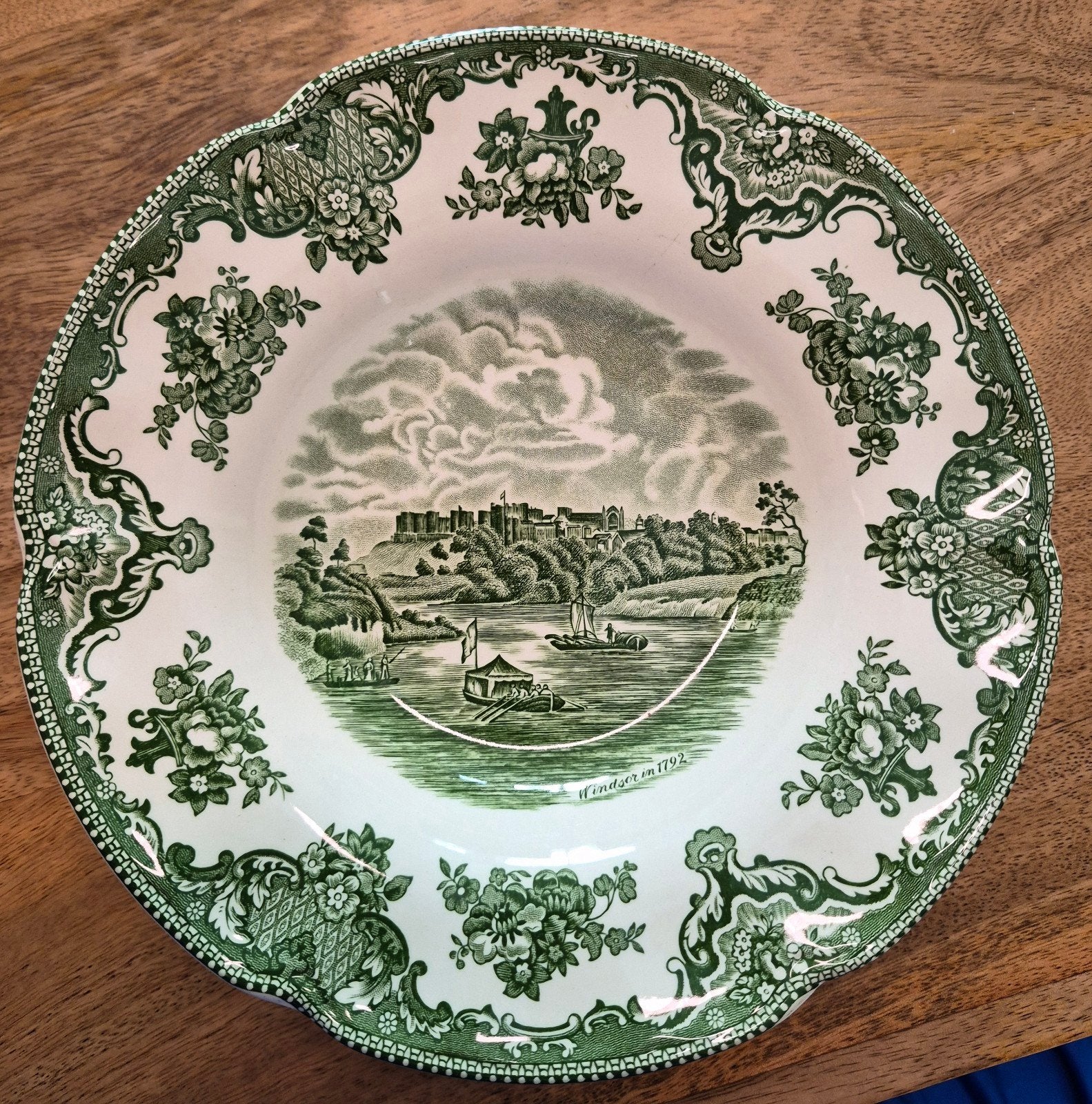 JOHNSON  BROS  ENGELAND 22cm, Antiek en Kunst, Ophalen of Verzenden