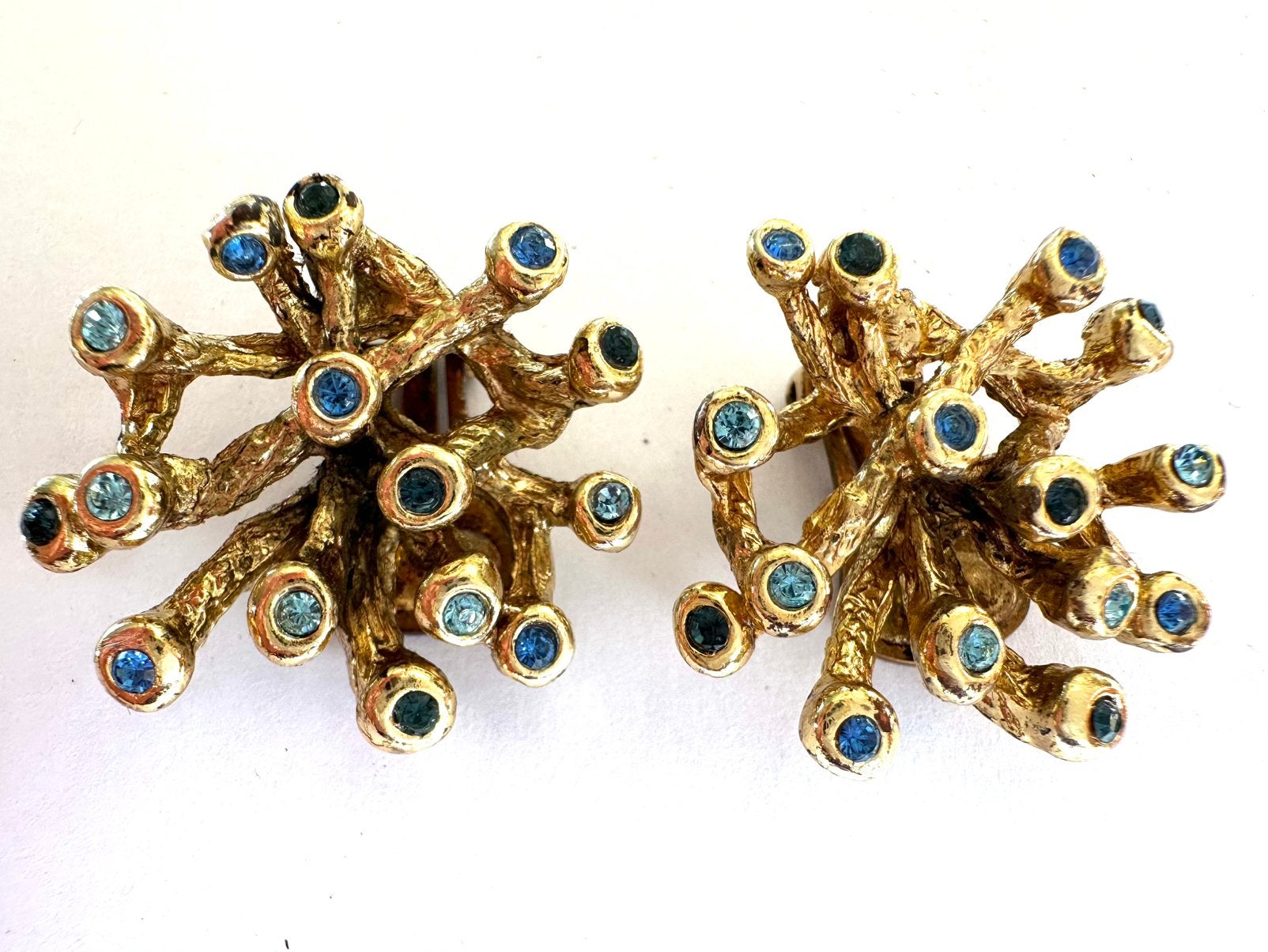 Modernistische vintage oorclips, Gebruikt, Verzenden, Knopjes of Stekers, Goud