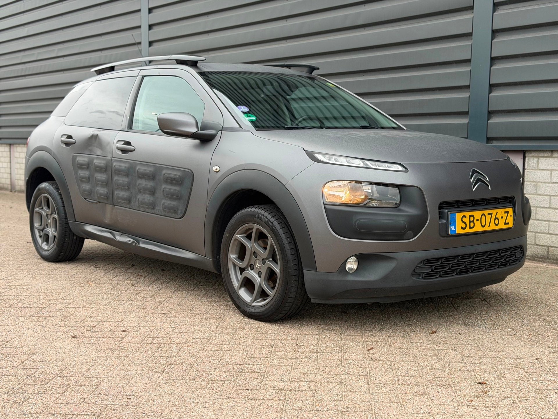 Citroen C4 Cactus 1.2 PureTech Shine Navi airco apk, Voorwielaandrijving, 995 kg, Leder en Stof, 23 km/l