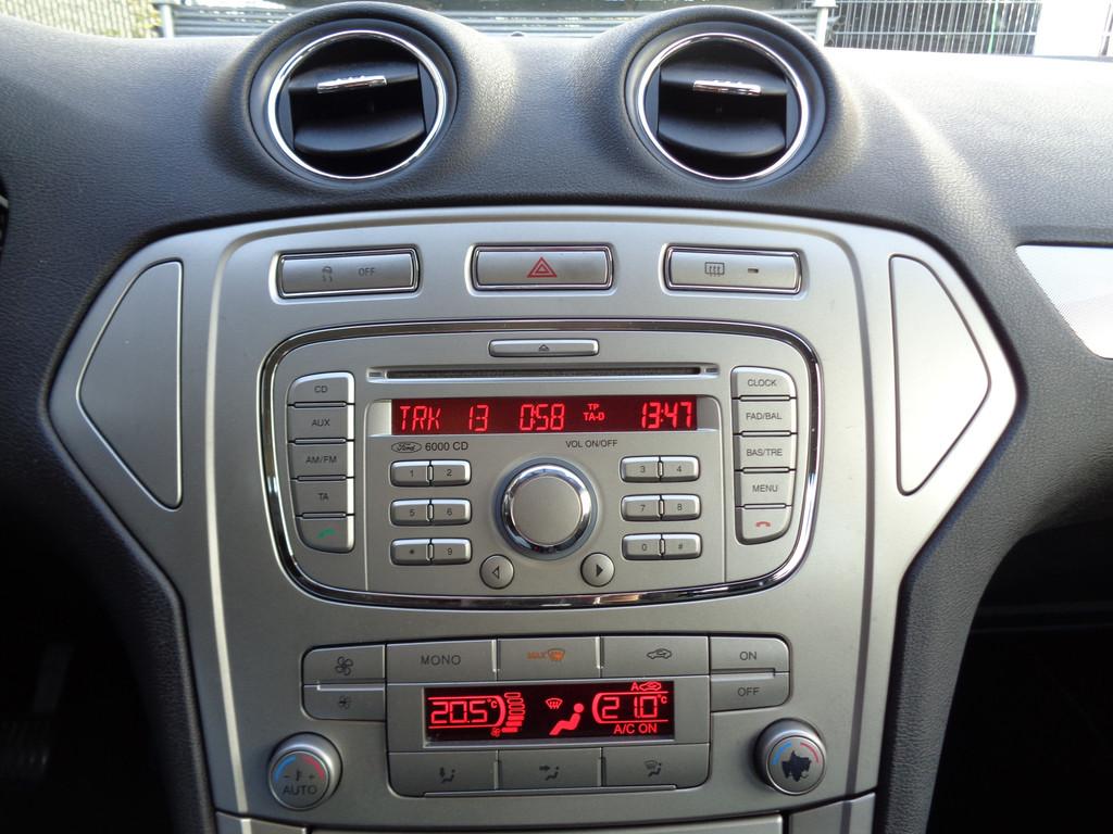 Ford Mondeo Wagon 2.0-16V 146PK Clima Cruise Trekhaak 2E-Eig, 145 pk, Gebruikt, 4 cilinders, Mondeo