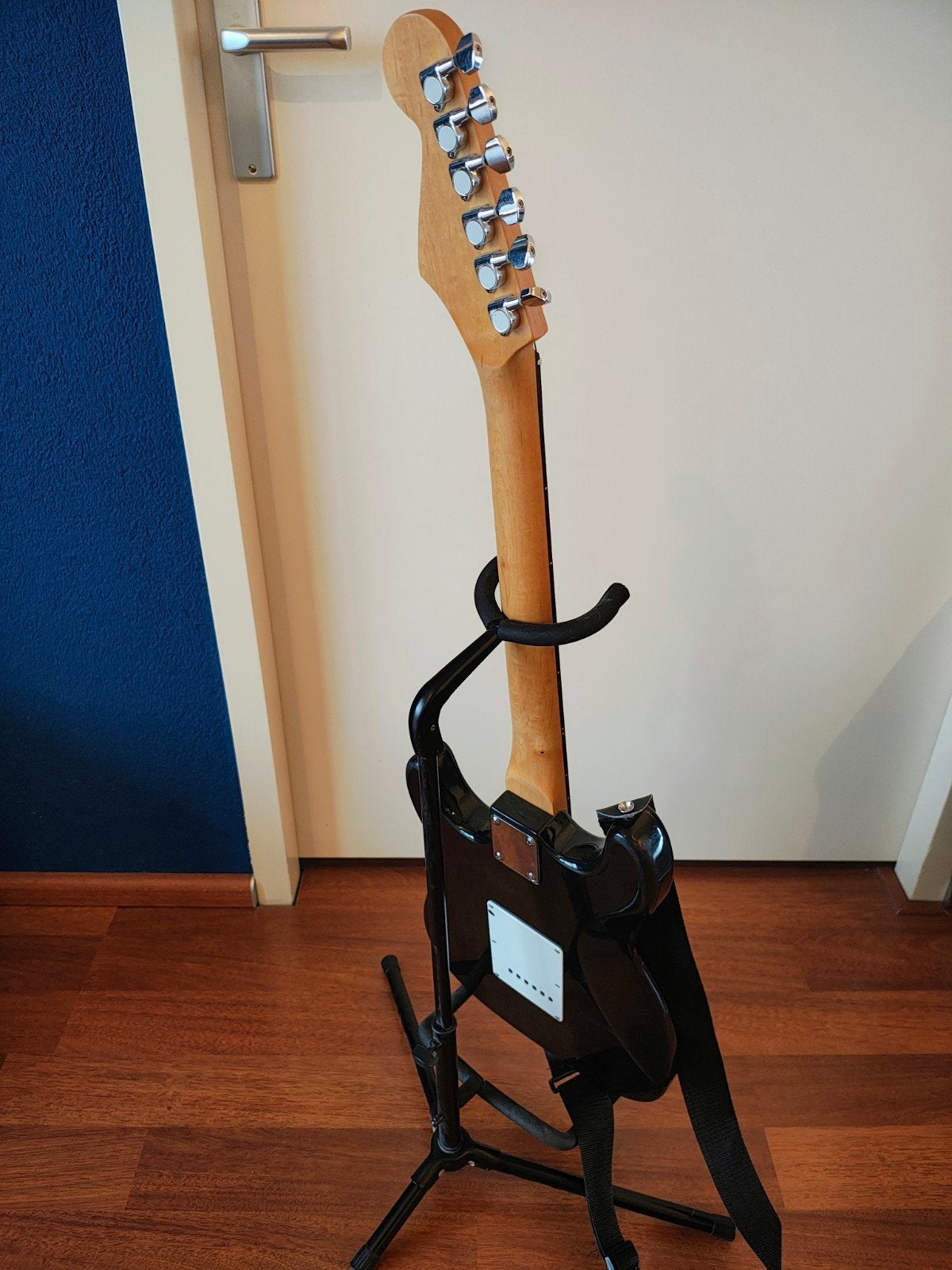 Foto 6 van Silverado elektrische gitaar met versterker, standaard & tas