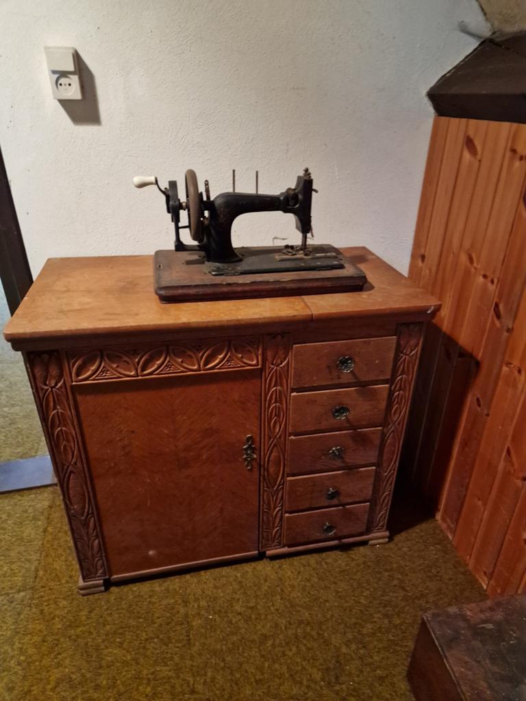 Antieke naaimachine van Singer met naaimachine kast, Antiek en Kunst, Ophalen