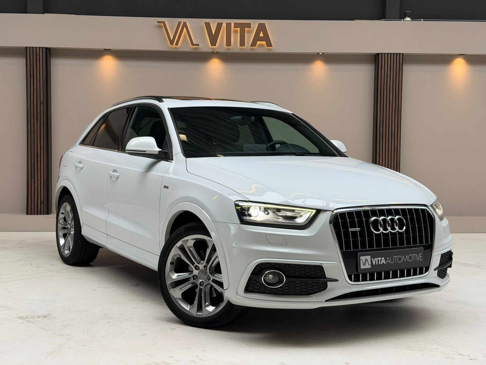 Audi Q3 2.0 TFSI quattro Pro Line BOSE|Pano|3xS-Line|LED|Dea, Auto's, Euro 5, Gebruikt, 4 cilinders, Wit