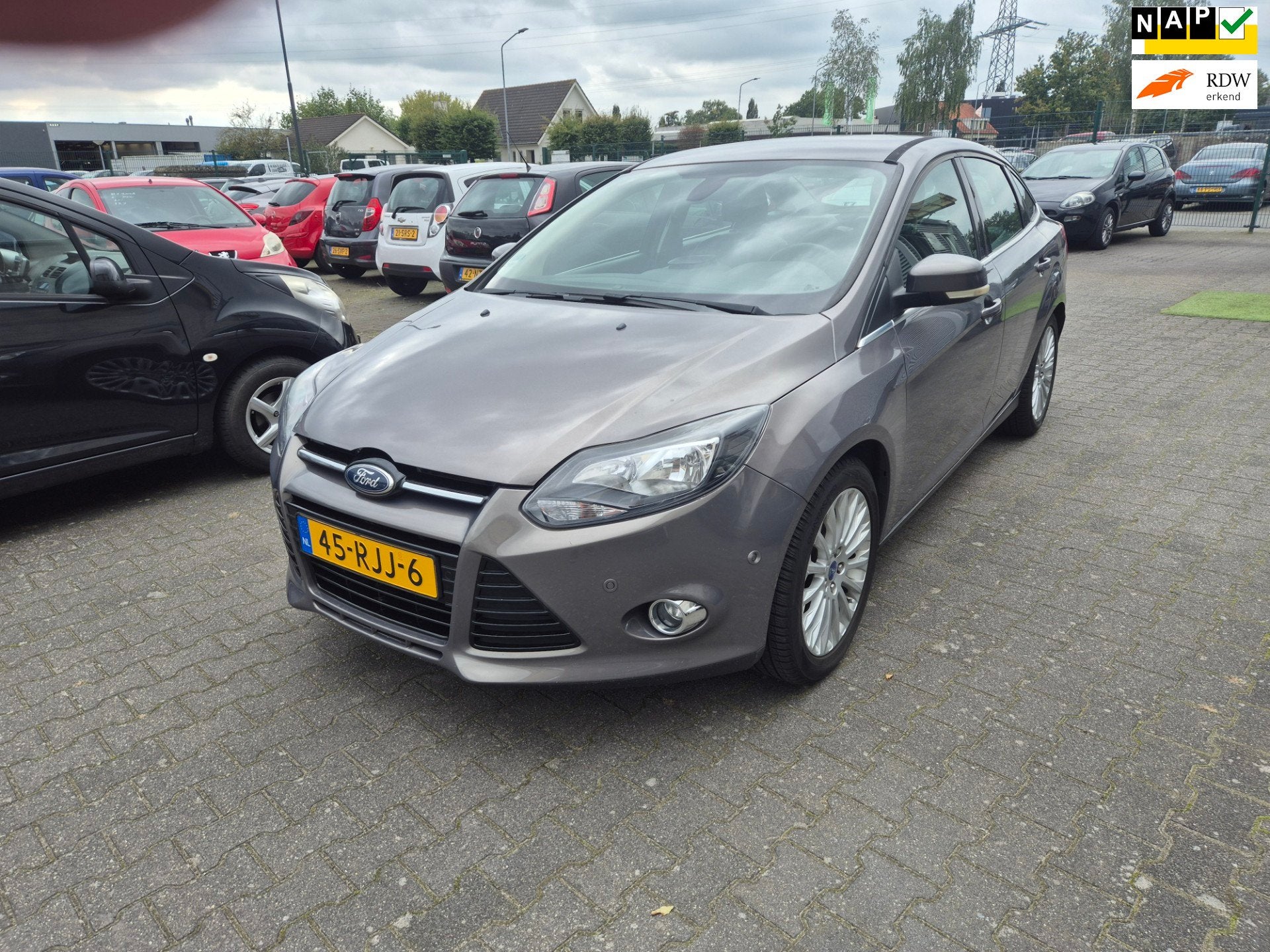 Ford Focus Ford Focus 1.6 TI-VCT First Edition-SEDAN, Auto's, 125 pk, Gebruikt, Zwart, 4 cilinders