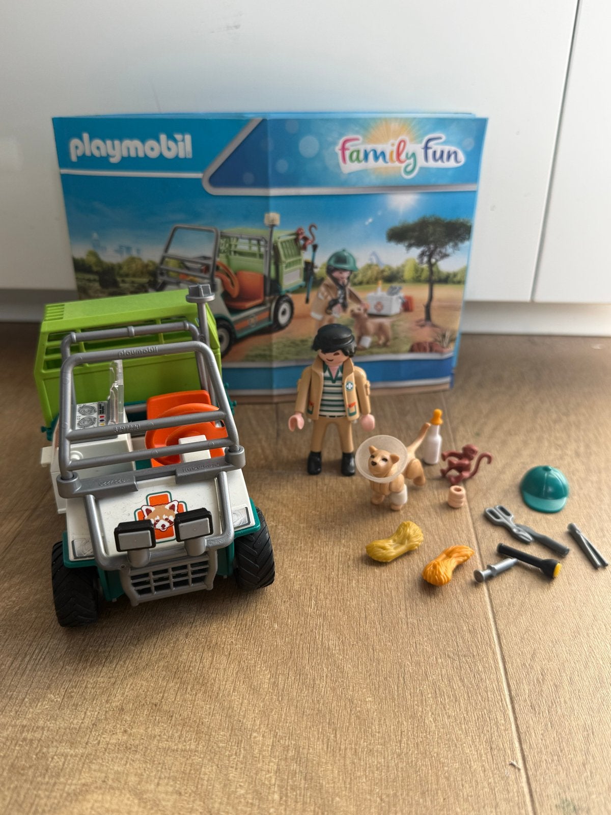 PLAYMOBIL 70346 Family Fun Dierenverzorger met terreinwagen, Gebruikt, Complete set, Voertuig, Family fun