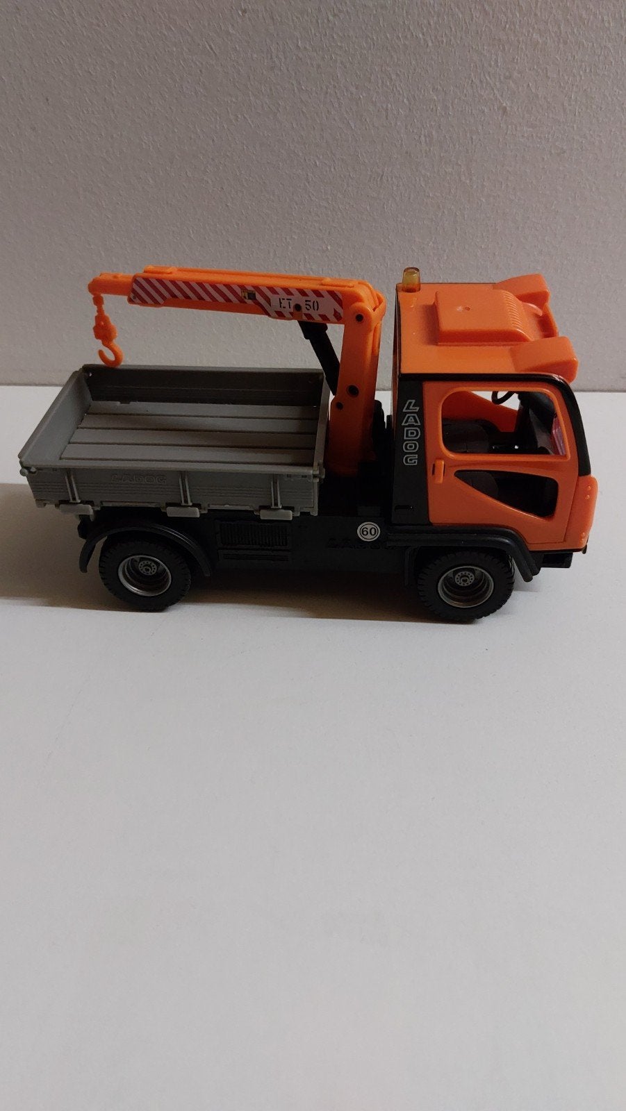 LADOG Speelgoed Vrachtwagen met Kraan - Oranje, Ophalen of Verzenden, Gebruikt