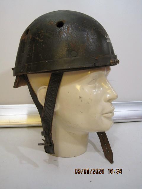 oude tankhelm leger frankrijk gehavend (389), Ophalen of Verzenden, Landmacht, Overige gebieden, Helm of Baret