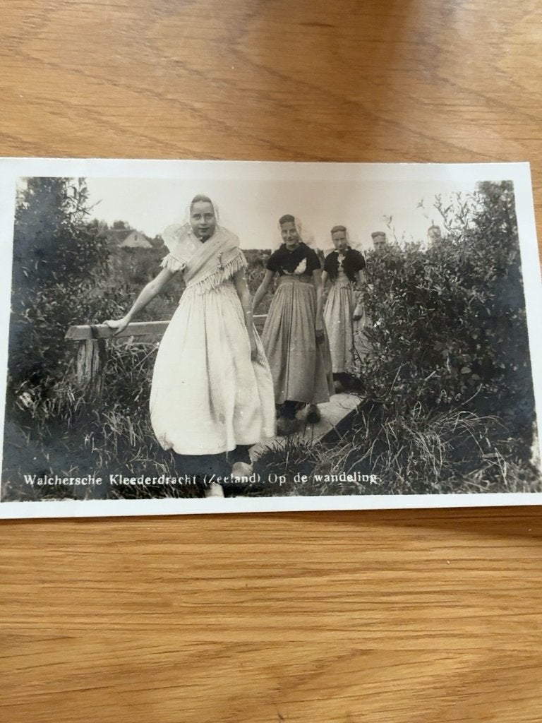 Ansichtkaart Walchersche Kleederdracht Zeeland 1946, Verzenden, 1940 tot 1960, Gelopen, Zeeland