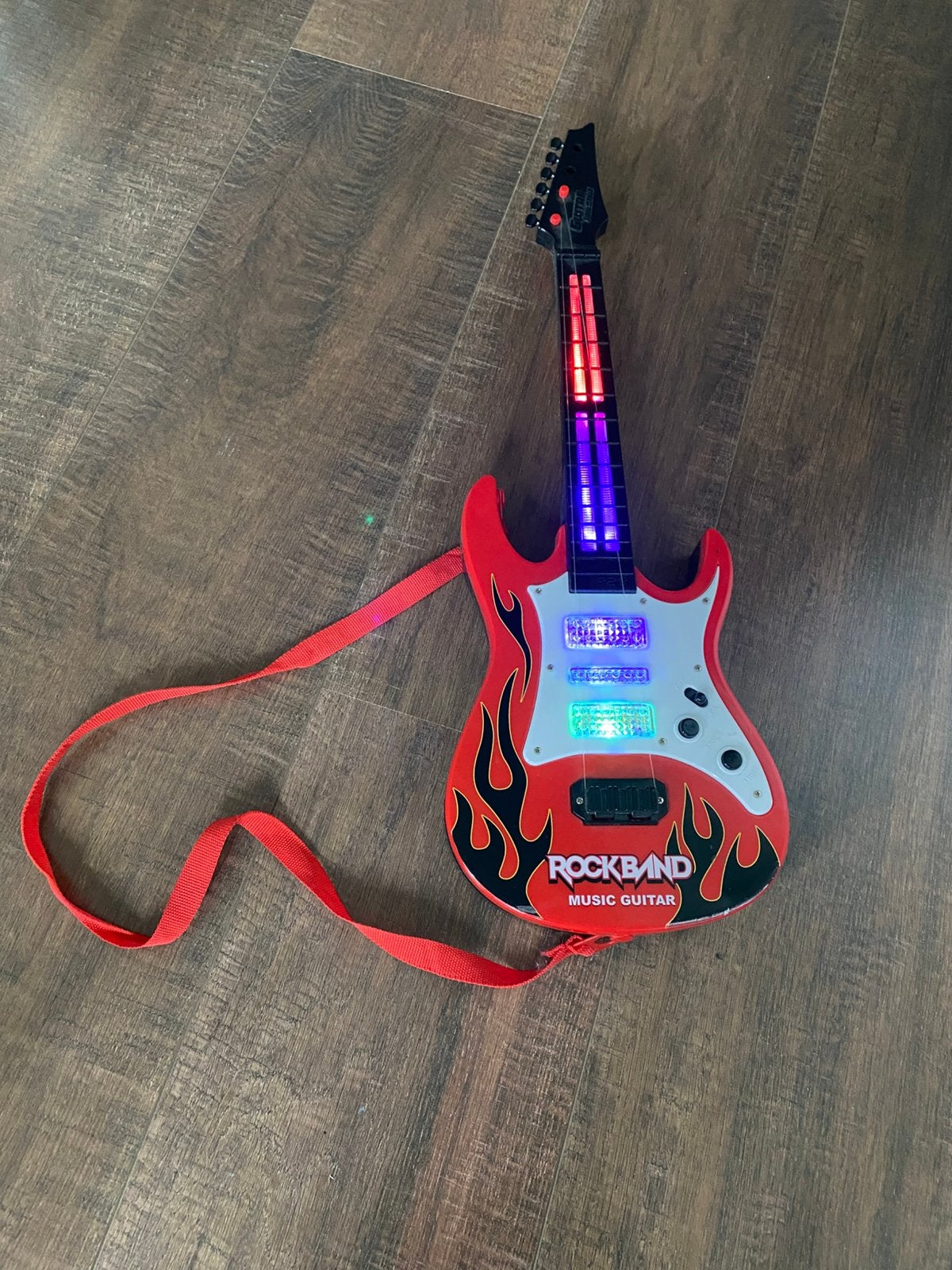 Rockband speelgoed kindergitaar, Ophalen, Zo goed als nieuw, Jongen of Meisje