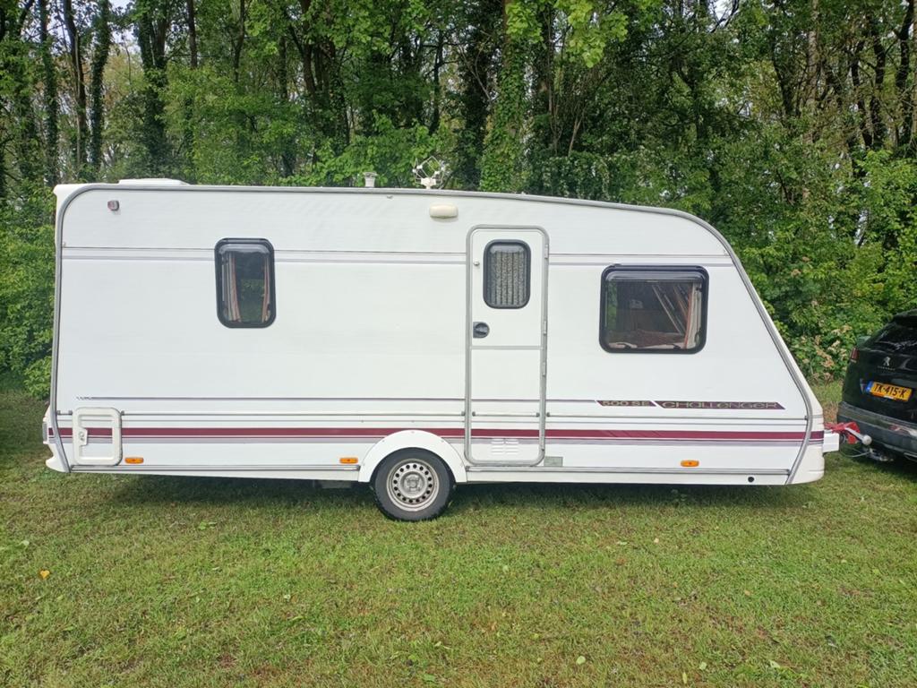 Caravan Swift Challenger 500SE, voortent, luifel, splitairco, Caravans en Kamperen, Caravans, Particulier, tot en met 4, 1000 - 1250 kg