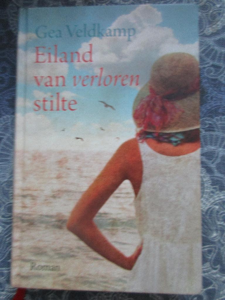 Gea Veldkamp - eiland van verloren stilte, Boeken, Romans, Zo goed als nieuw, Ophalen of Verzenden