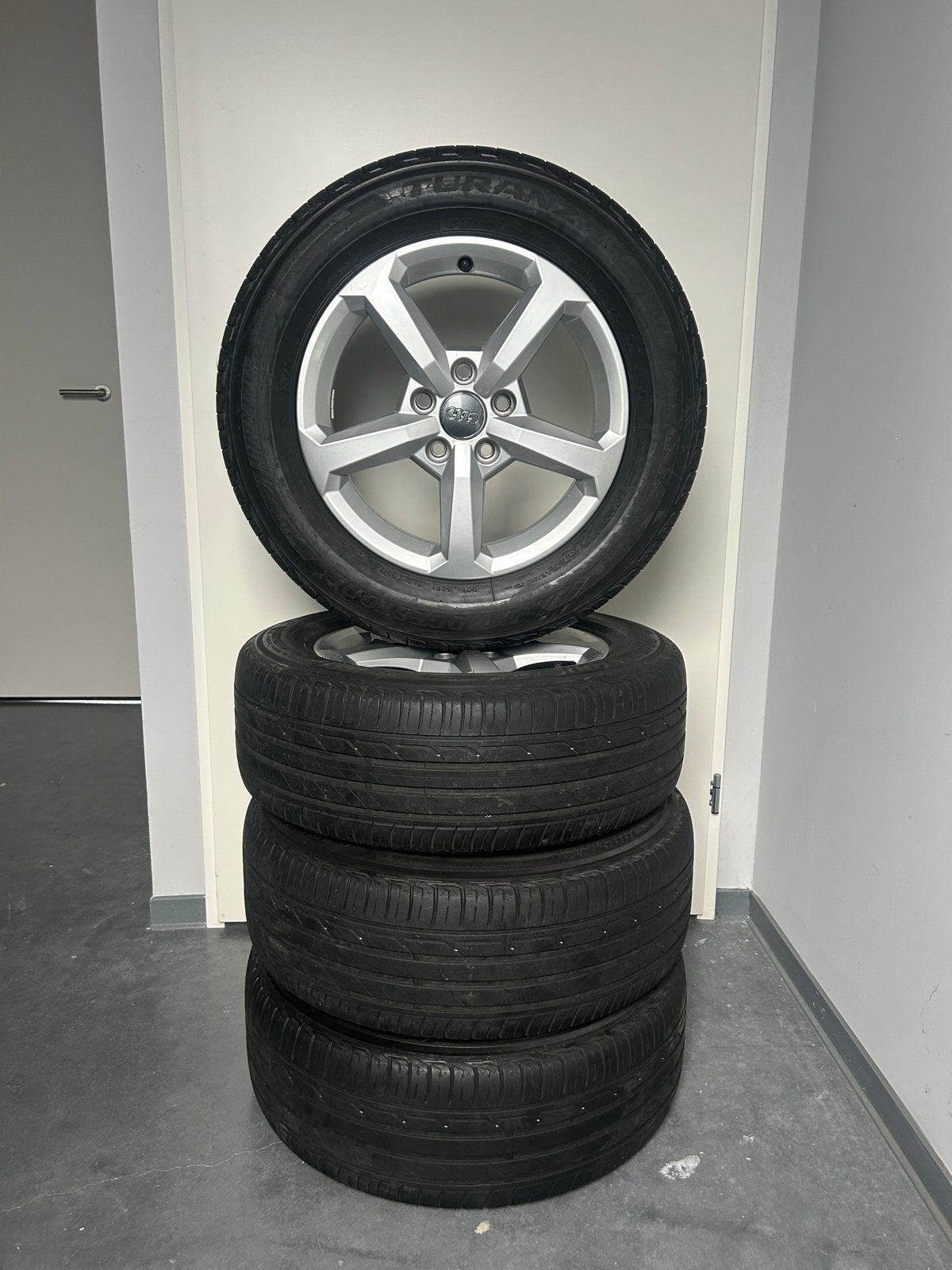 Audi Velgen met Zomerbanden - 16 inch, Ophalen, Gebruikt, Banden en Velgen, 17 inch