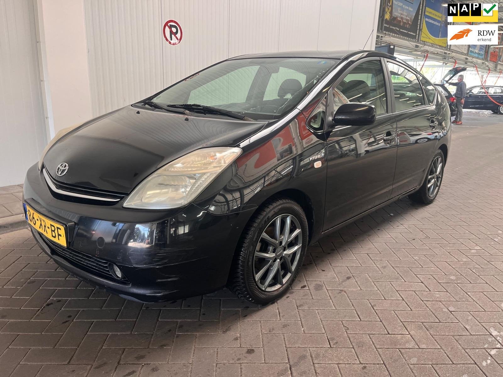 Toyota Prius 1.5 VVT-i Business Edition, Auto's, Gebruikt, Zwart, 4 cilinders, Origineel Nederlands