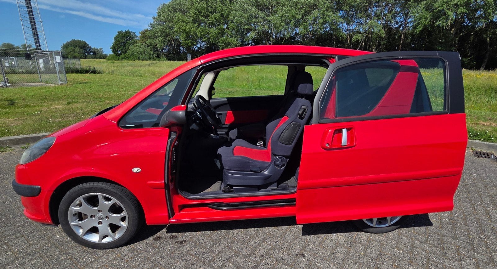 Peugeot 1007 Sporty 1.6 16V automaat 2-TRONIC 2008 Rood, 15 km/l, 4 cilinders, 4 stoelen, 1191 kg