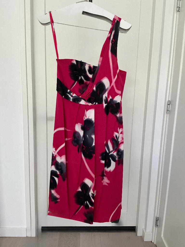 Elie Tahari Pink Floral Cocktail Dress – Elegant & Chic, Elie Tahari, Maat 42/44 (L), Ophalen of Verzenden, Zo goed als nieuw